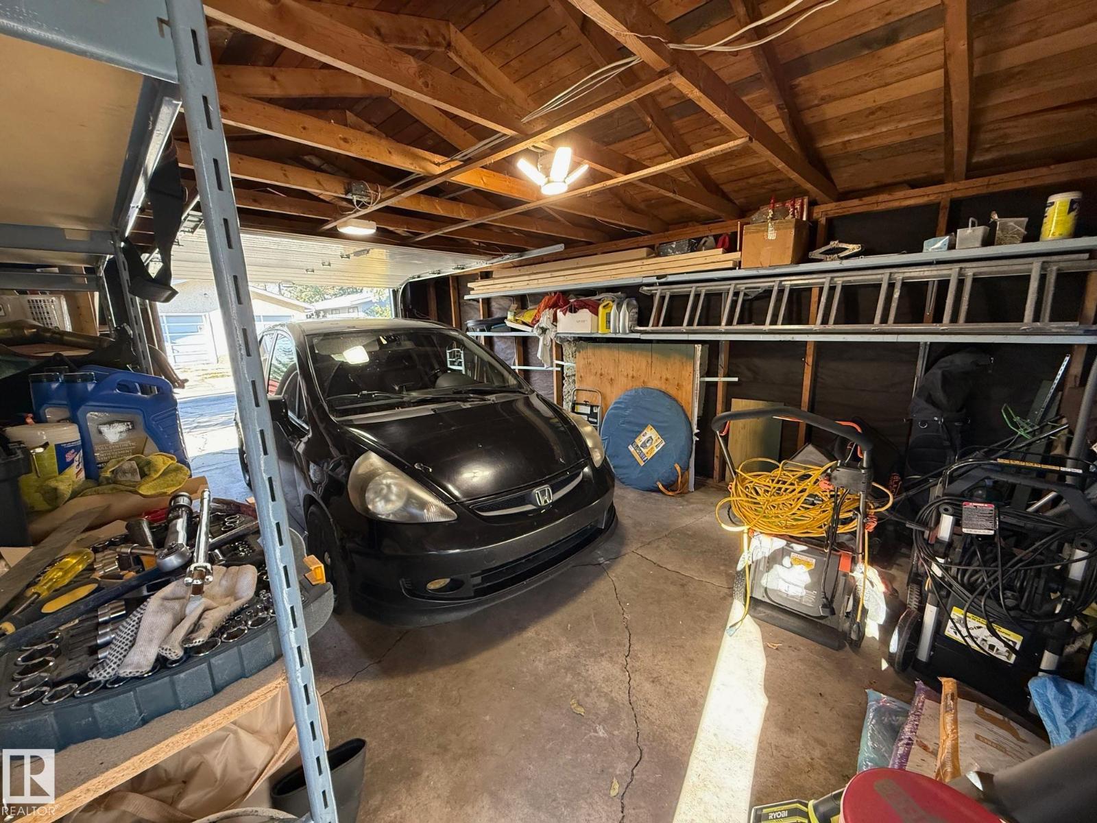 16466 104A AV NW, Edmonton