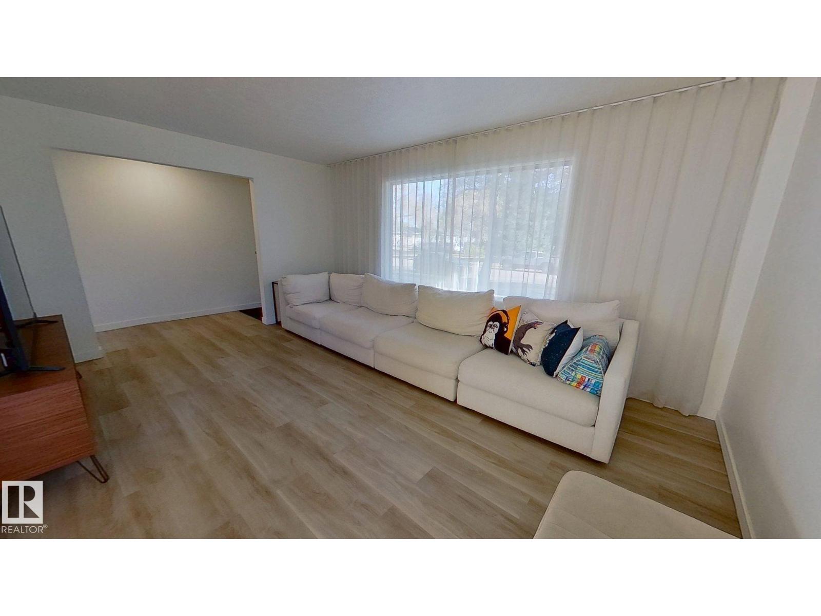 16466 104A AV NW, Edmonton