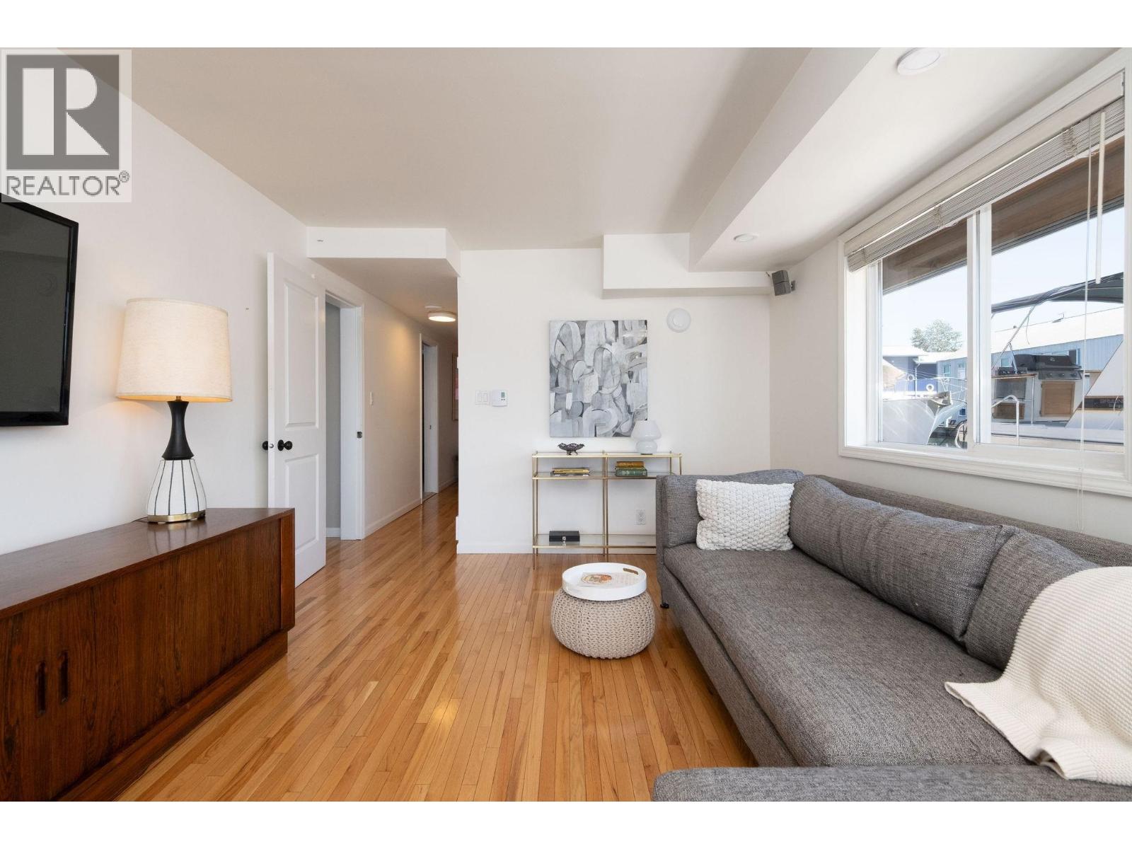 A27 415 W ESPLANADE AVENUE, North Vancouver