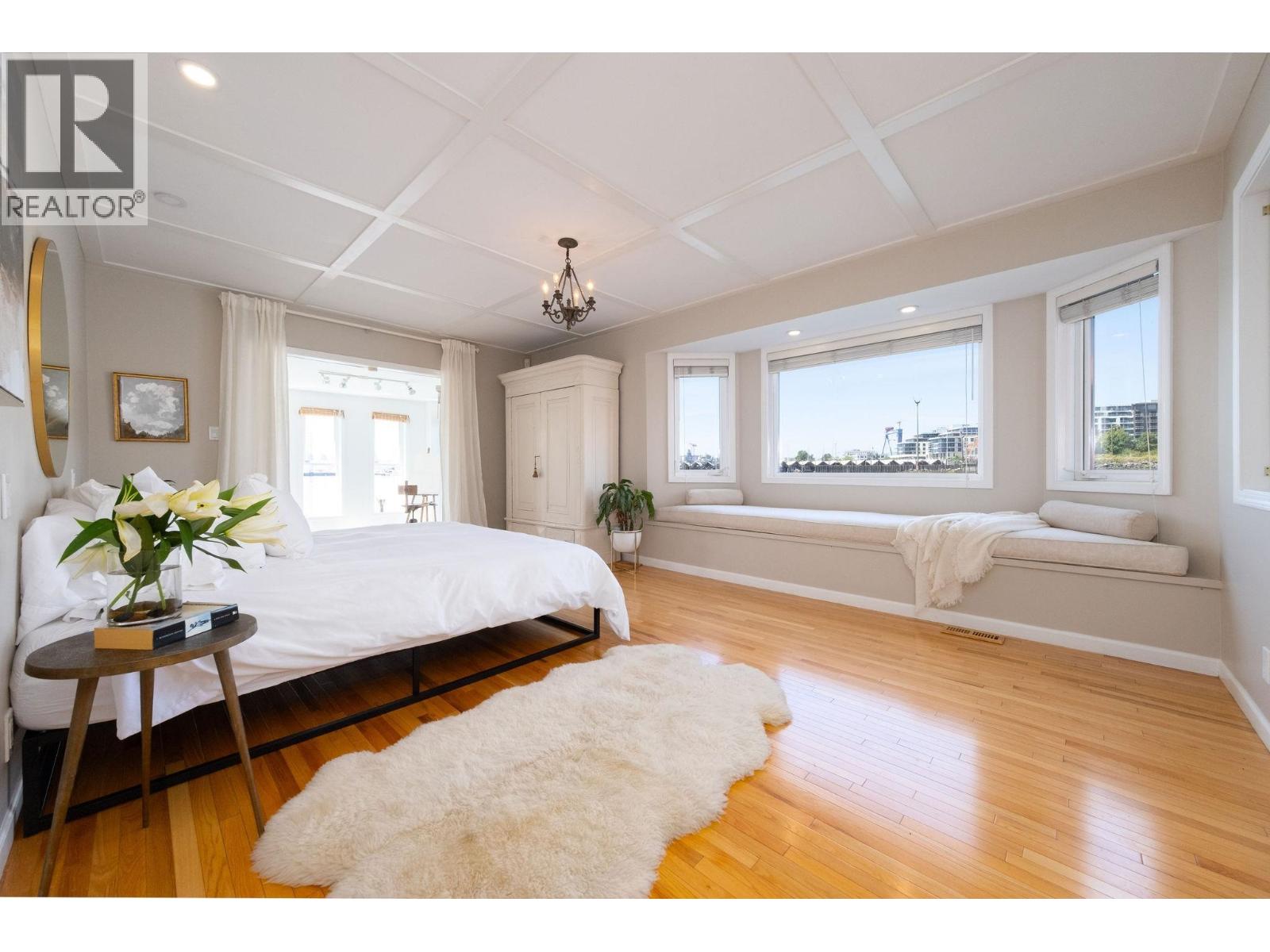 A27 415 W ESPLANADE AVENUE, North Vancouver