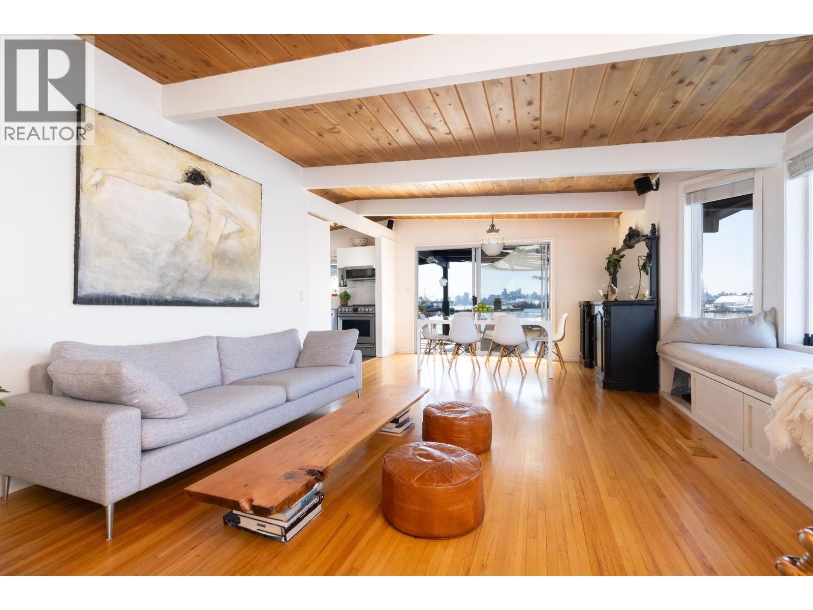 A27 415 W ESPLANADE AVENUE, North Vancouver