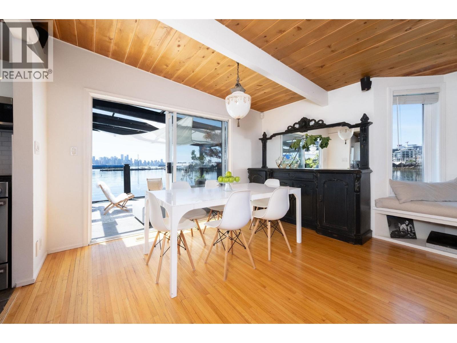 A27 415 W ESPLANADE AVENUE, North Vancouver