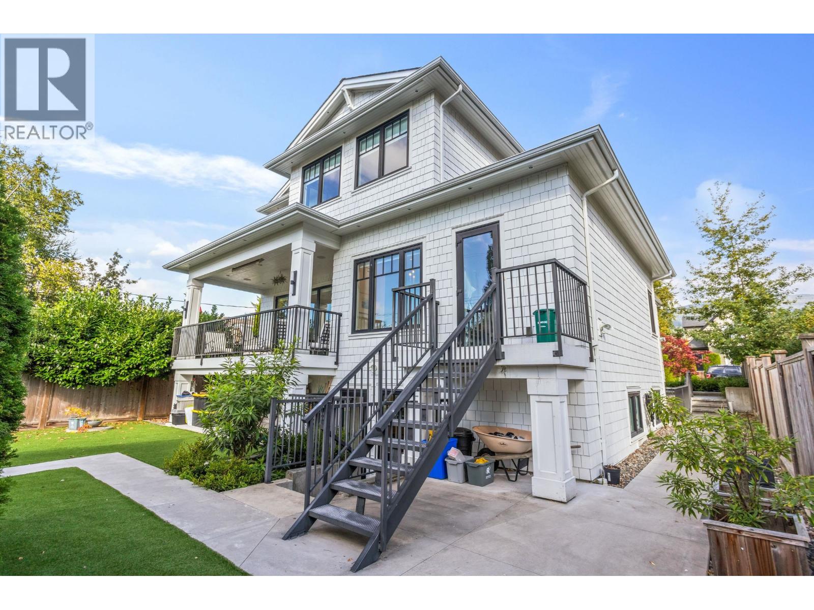345 E 20TH STREET, North Vancouver