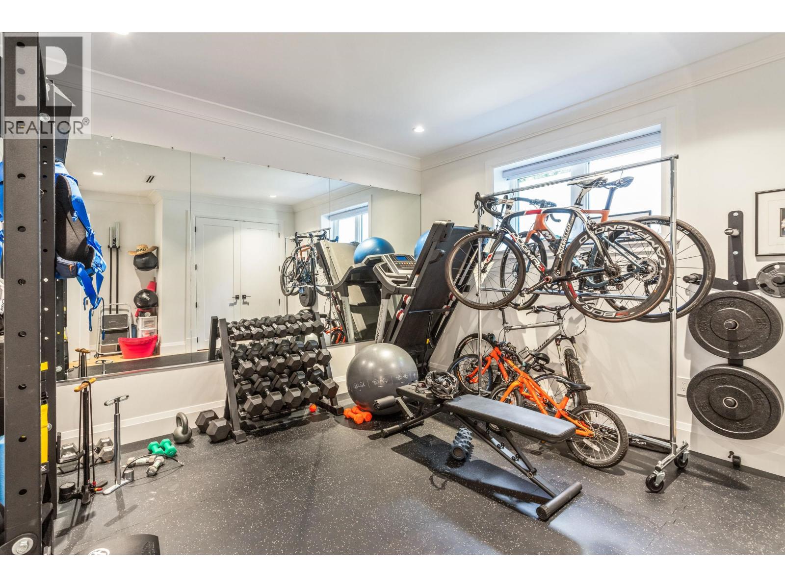 345 E 20TH STREET, North Vancouver