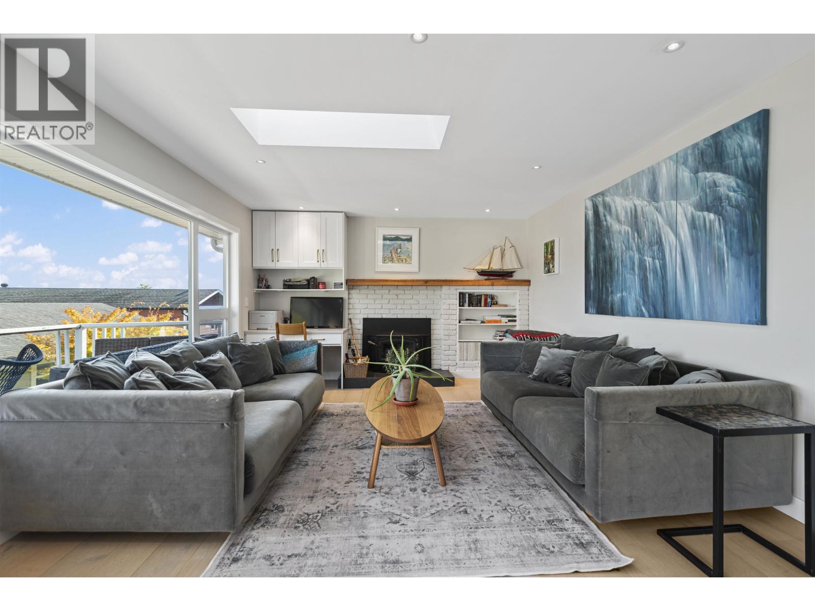 648 GIBSONS WAY, Gibsons