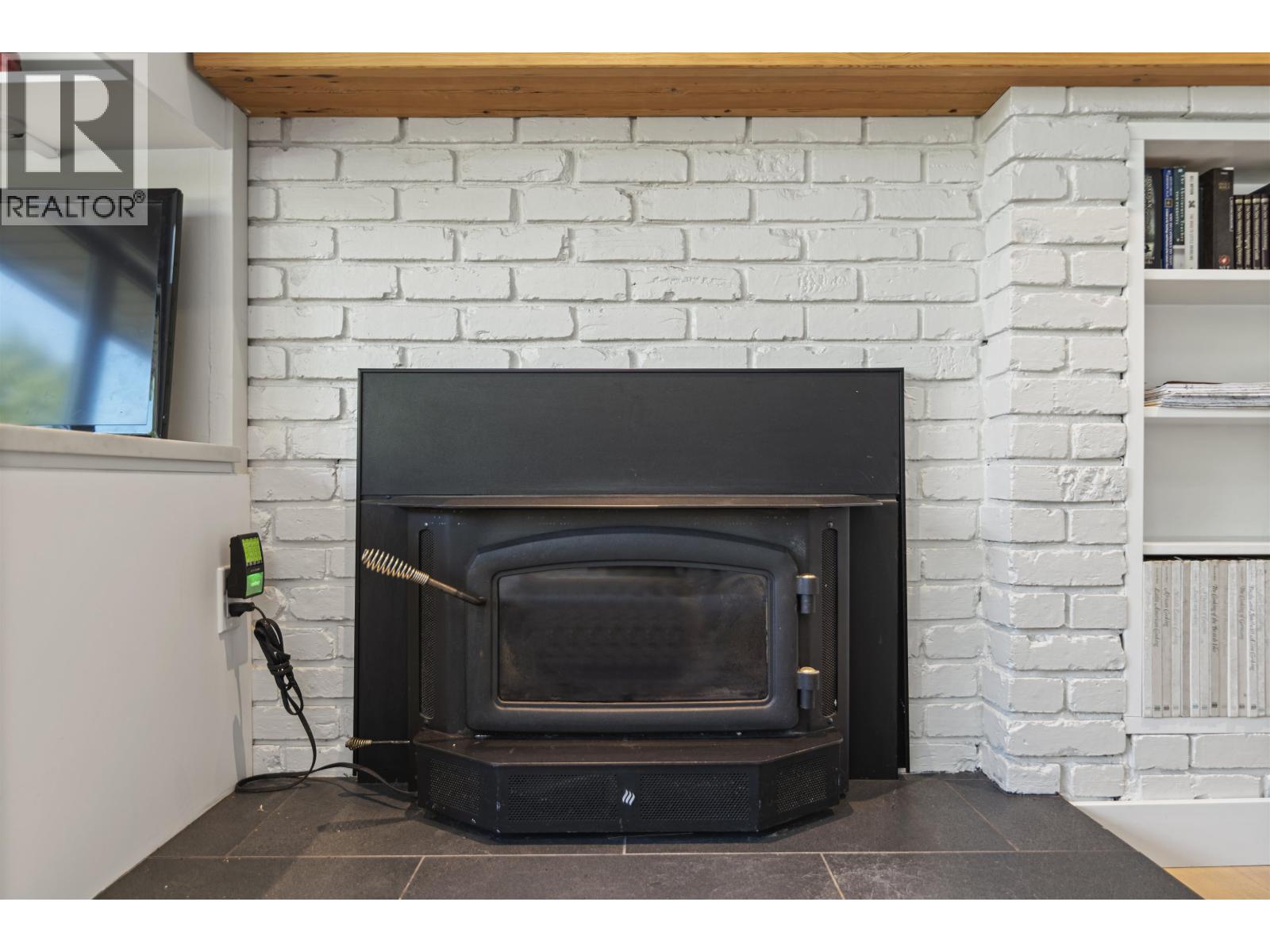 648 GIBSONS WAY, Gibsons