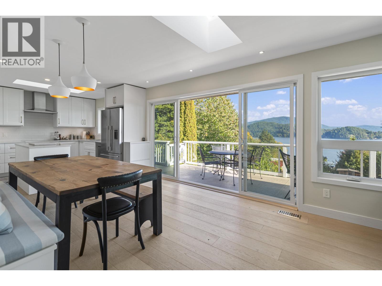 648 GIBSONS WAY, Gibsons