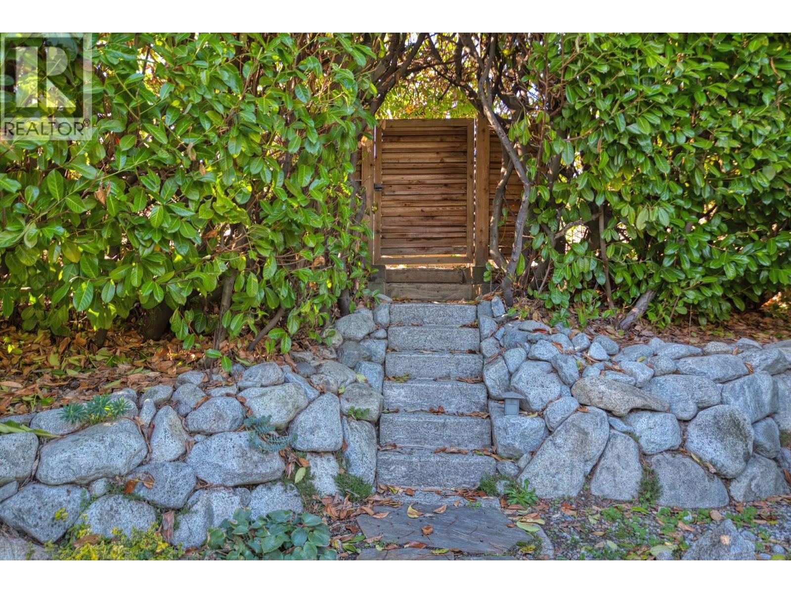 648 GIBSONS WAY, Gibsons