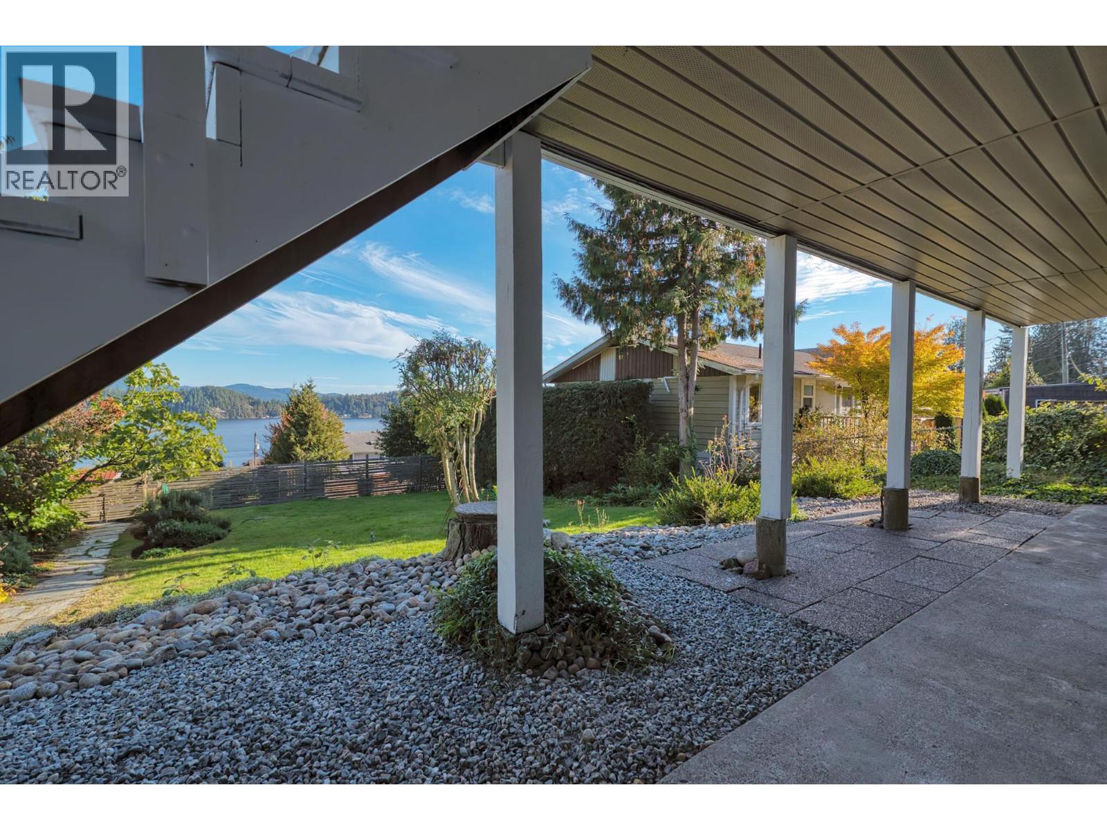 648 GIBSONS WAY, Gibsons