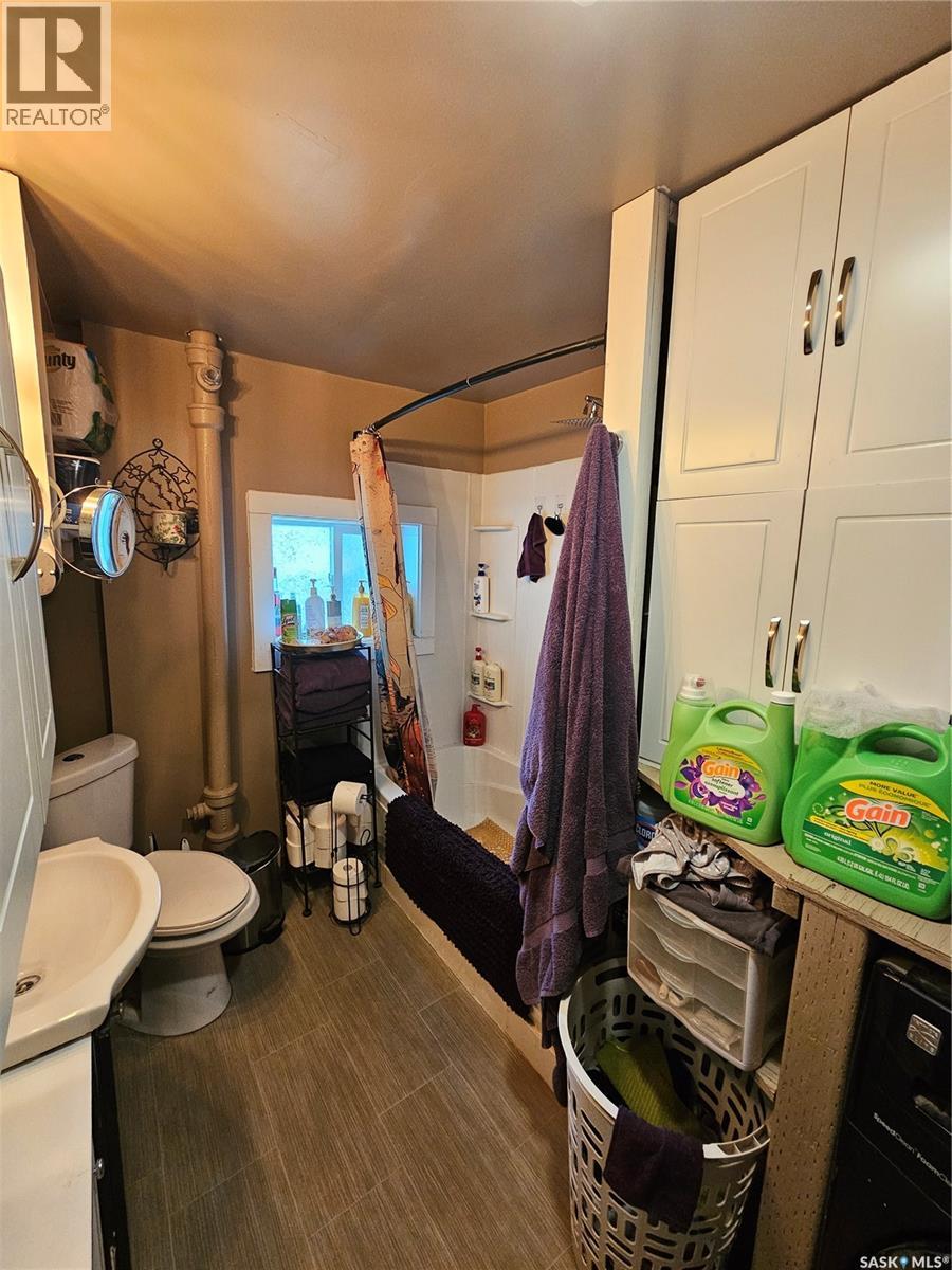107 Carlyle STREET — photo 18
