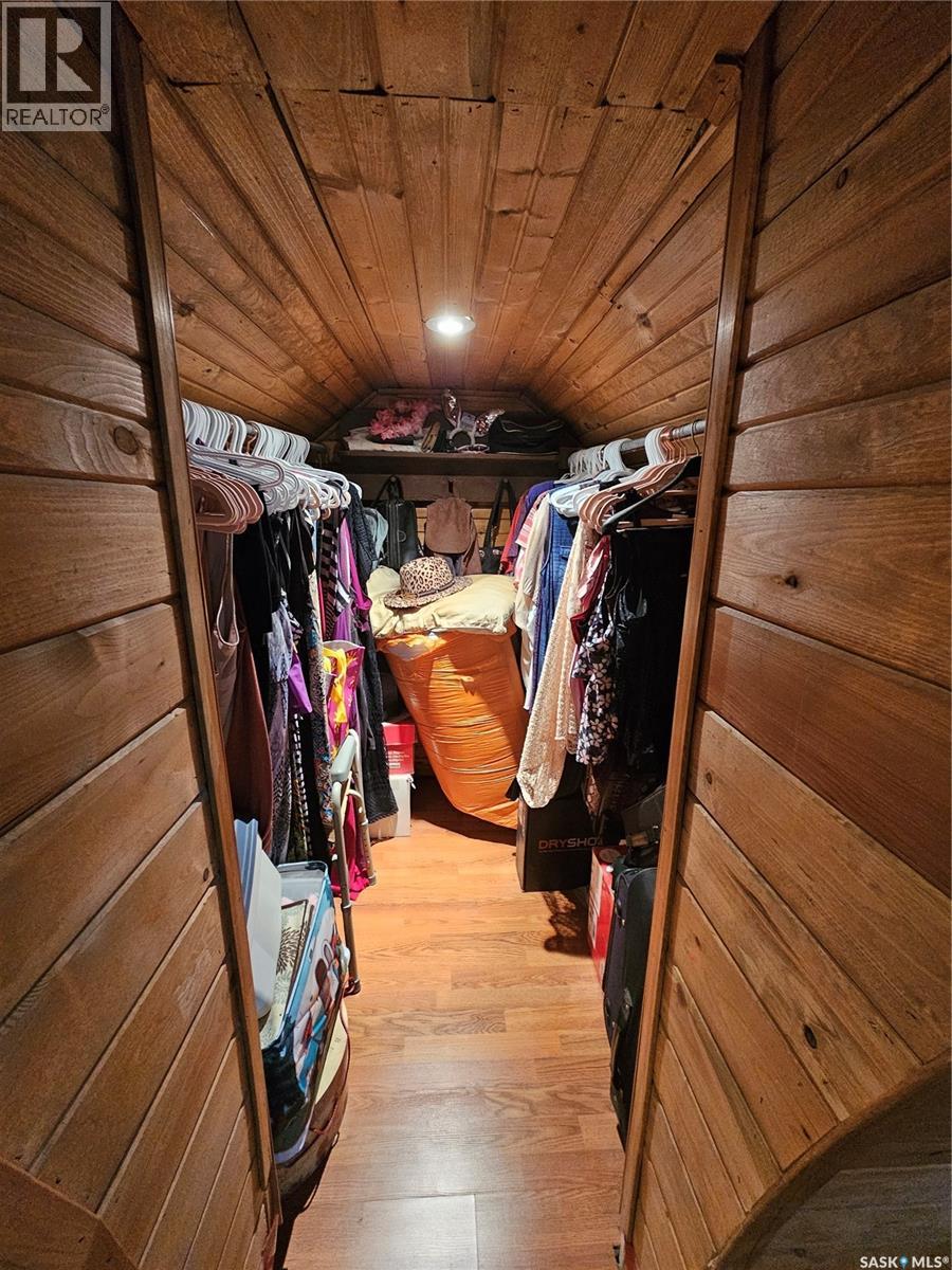107 Carlyle STREET — photo 35