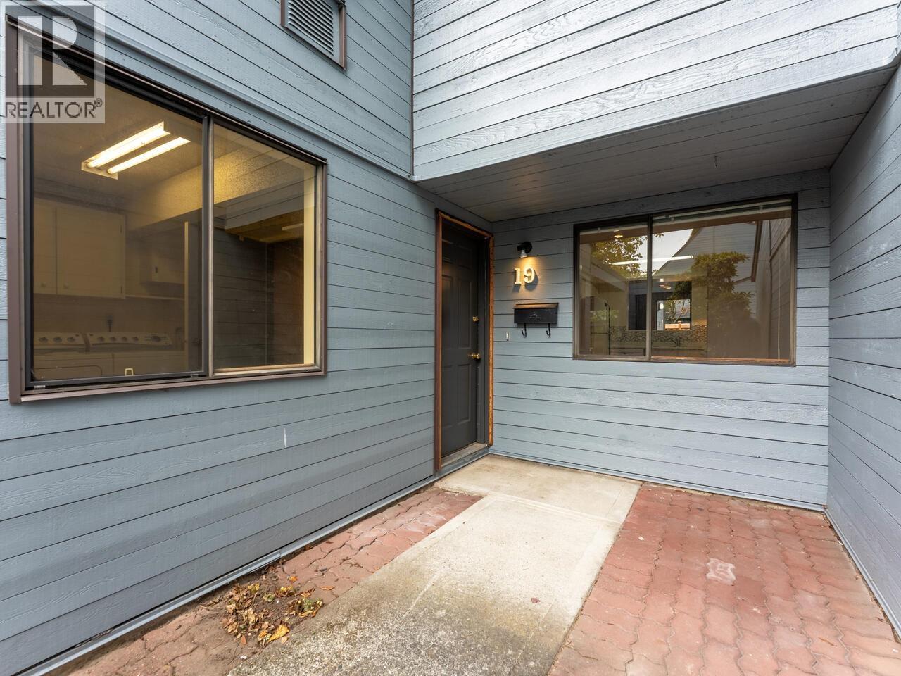 #19-3851 BLUNDELL Road, Richmond