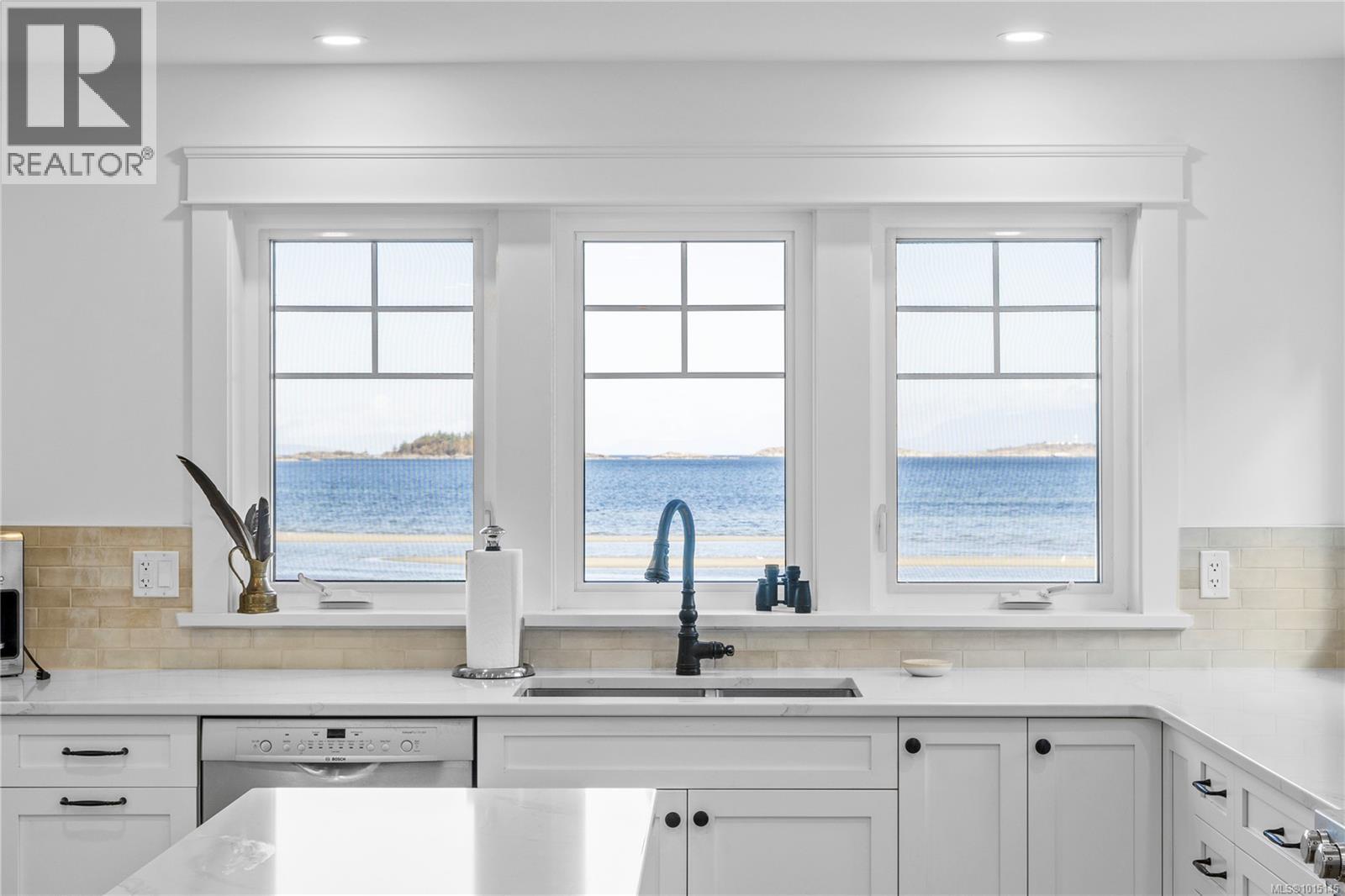 7694 Lantzville Rd, Lantzville