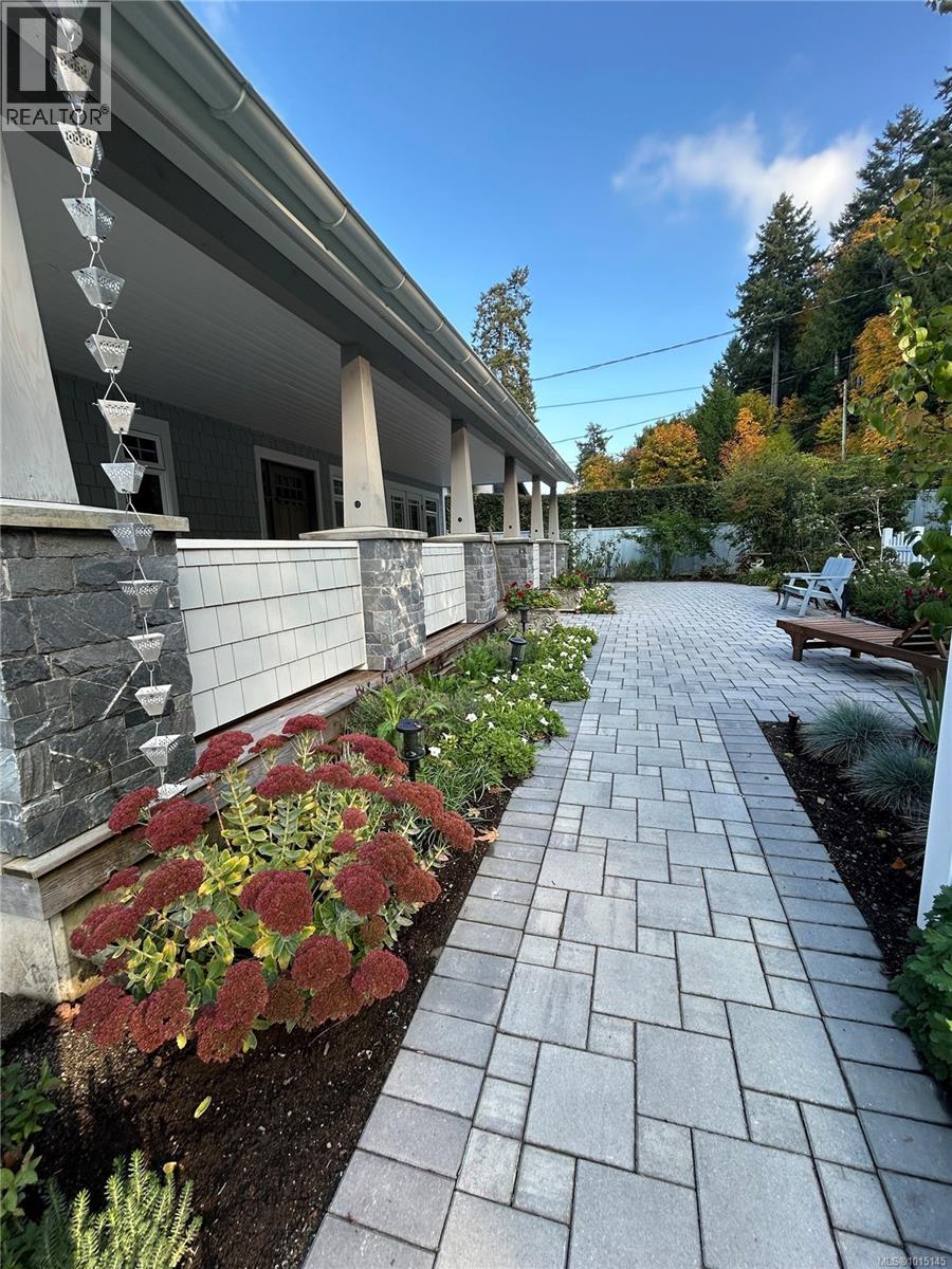 7694 Lantzville Rd, Lantzville