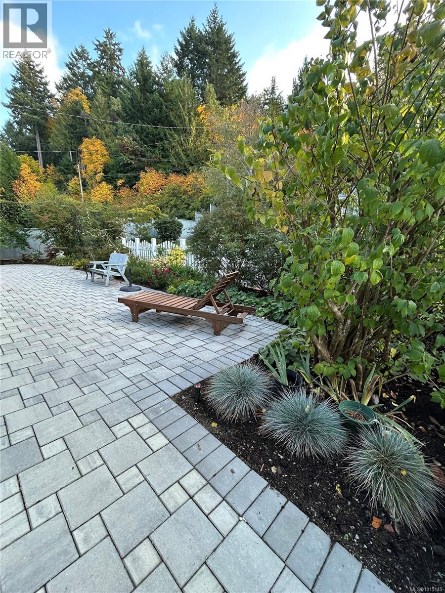 7694 Lantzville Rd, Lantzville