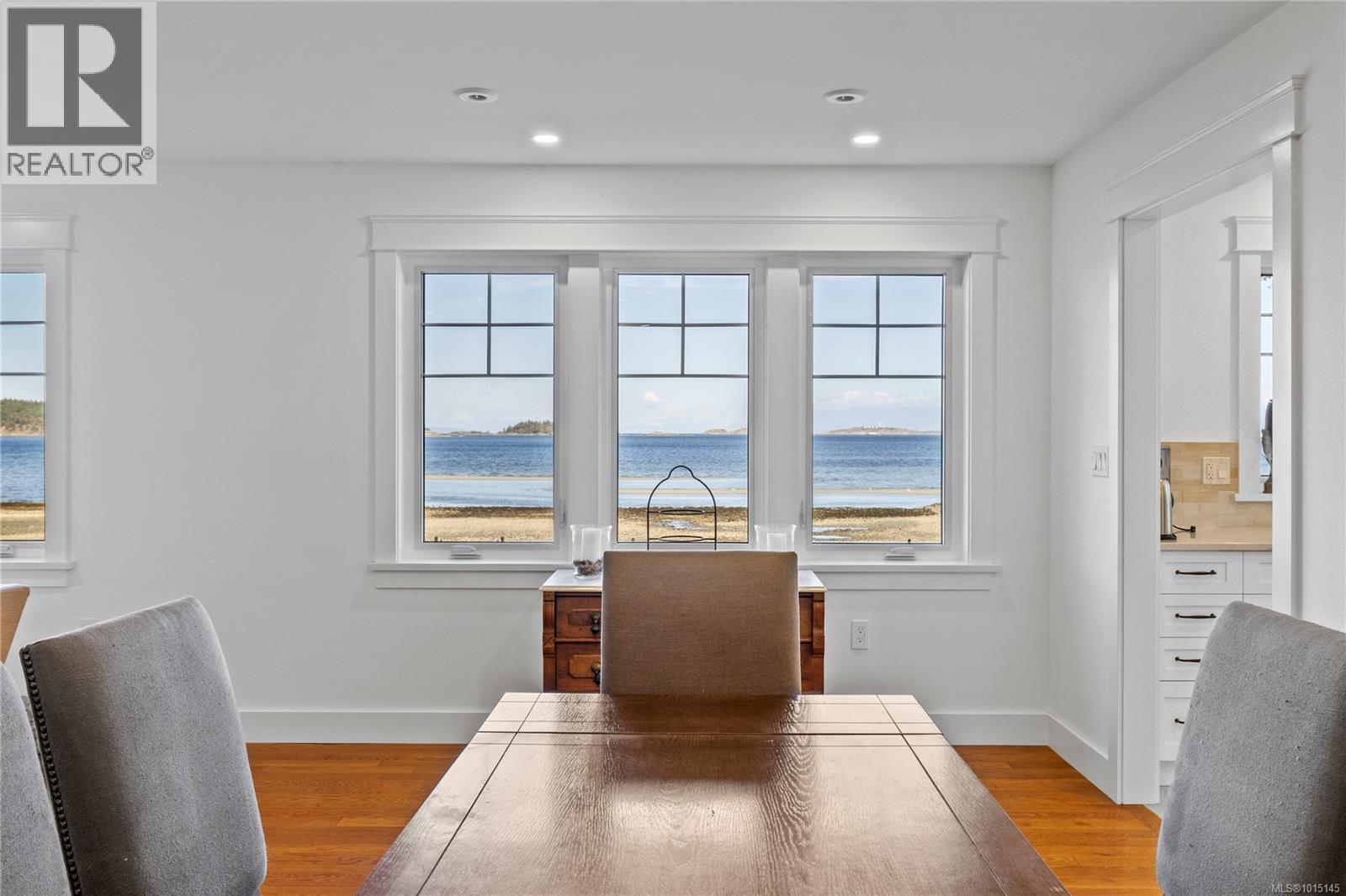 7694 Lantzville Rd, Lantzville