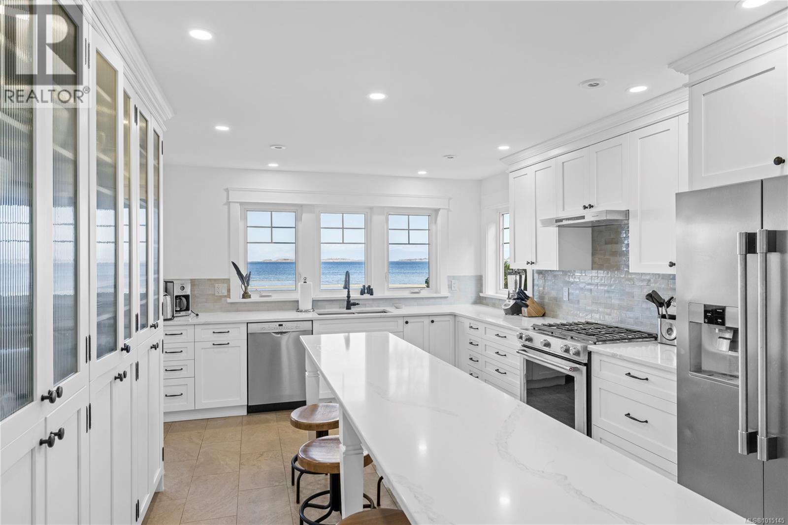 7694 Lantzville Rd, Lantzville