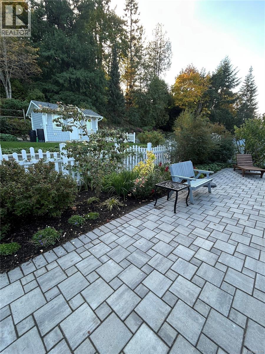 7694 Lantzville Rd, Lantzville