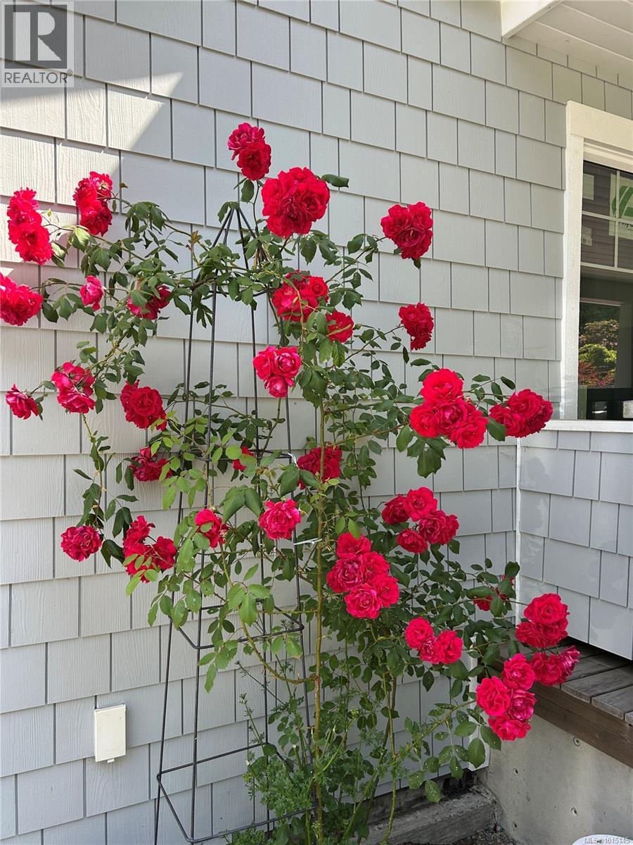 7694 Lantzville Rd, Lantzville