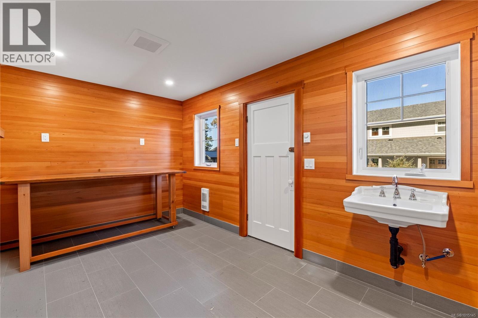 7694 Lantzville Rd, Lantzville