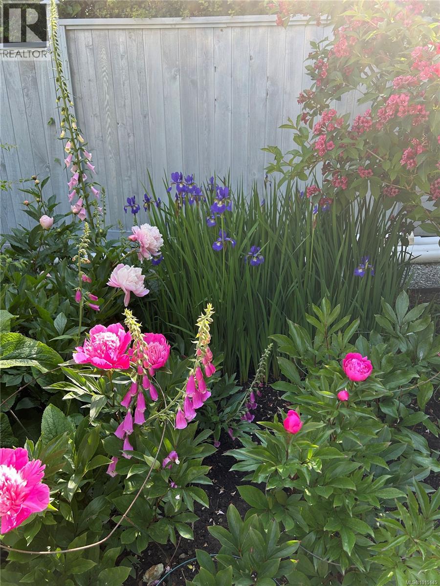 7694 Lantzville Rd, Lantzville