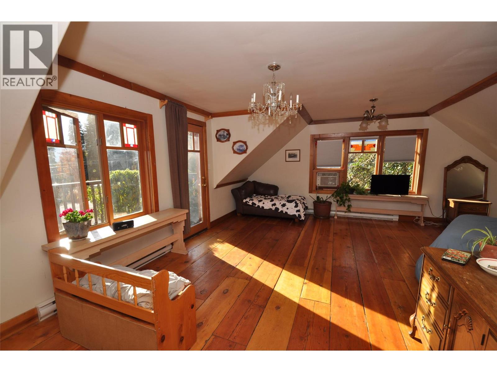 105 Washington Street N, Kaslo