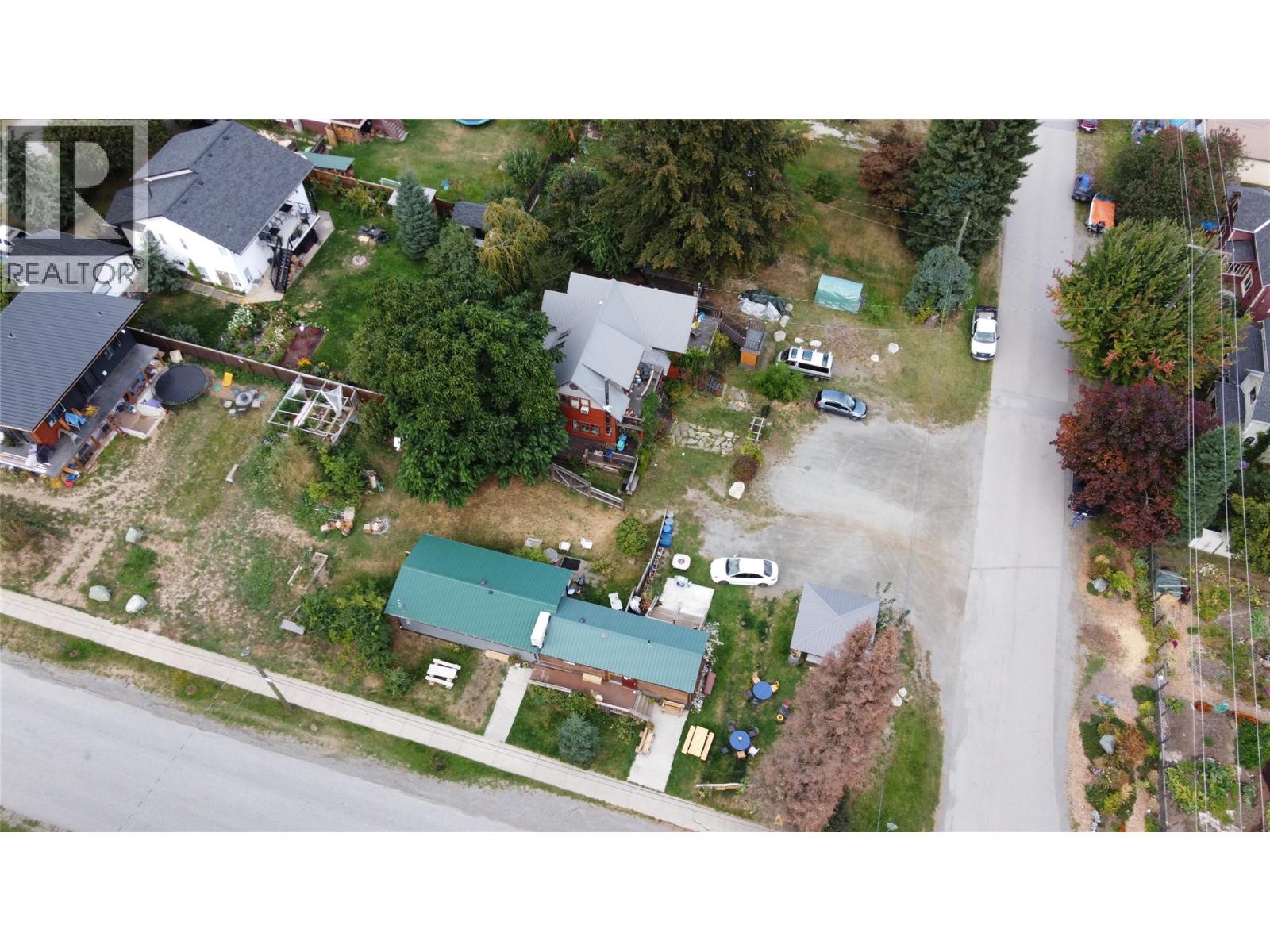 105 Washington Street N, Kaslo