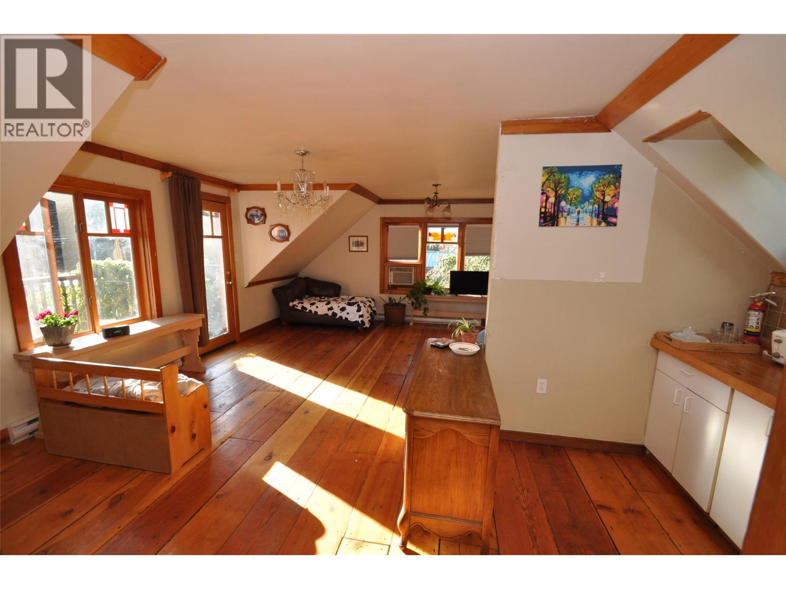 105 Washington Street N, Kaslo