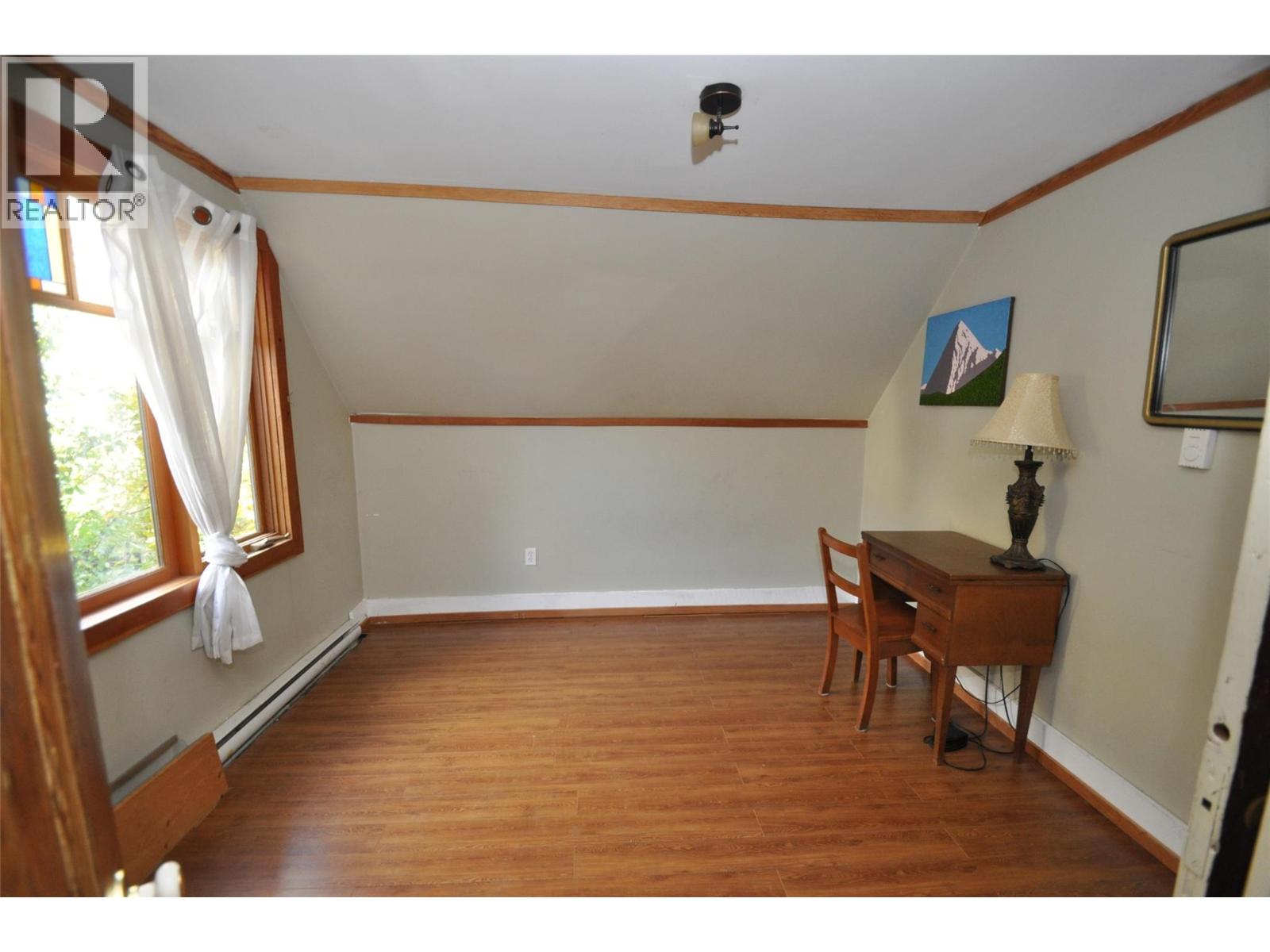 105 Washington Street N, Kaslo