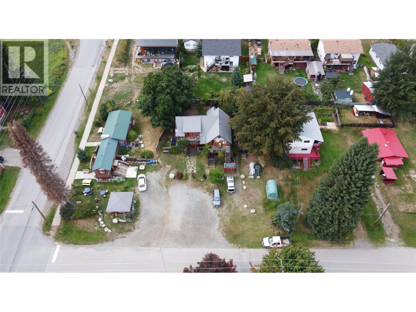 105 Washington Street N, Kaslo