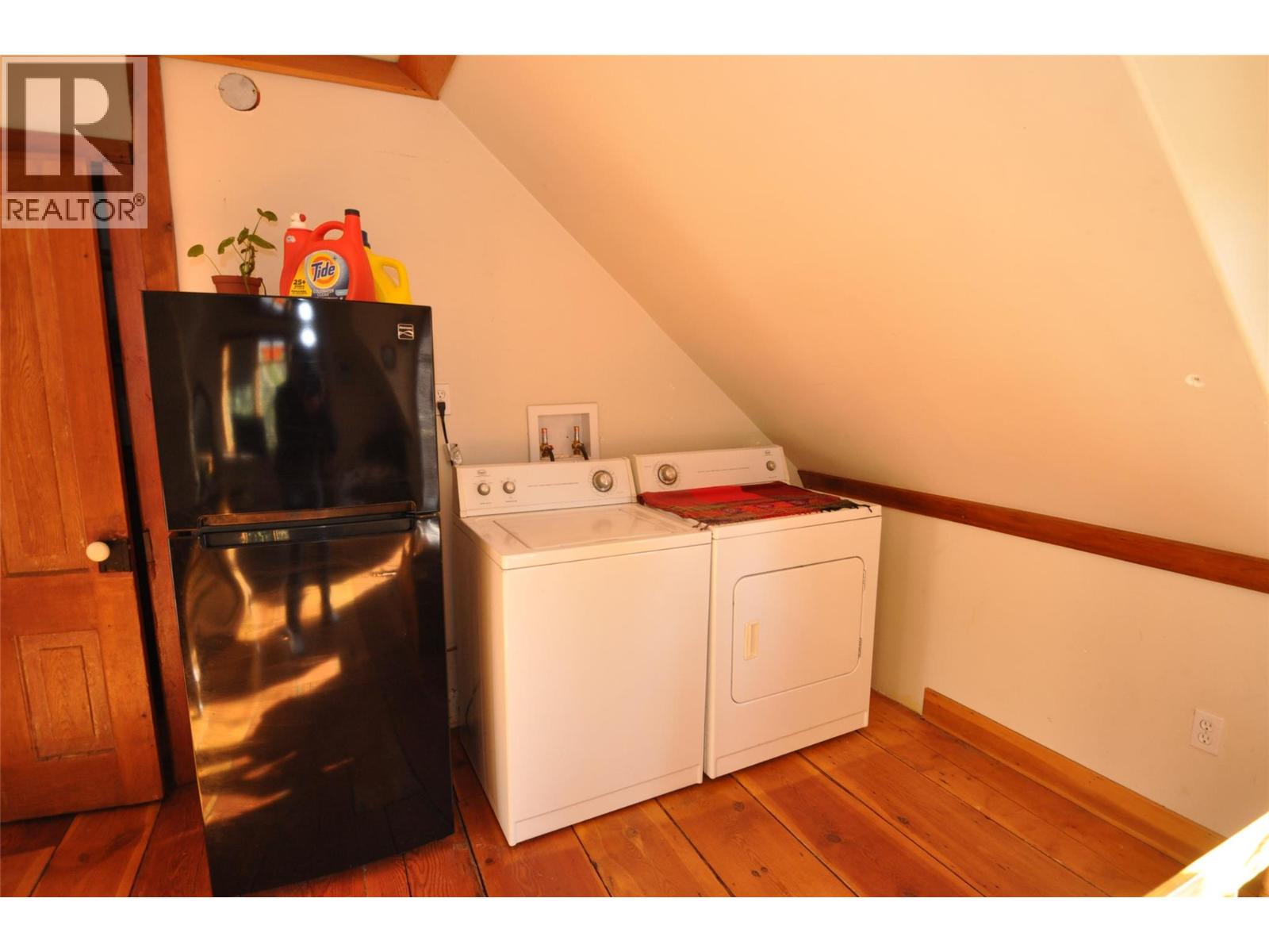 105 Washington Street N, Kaslo