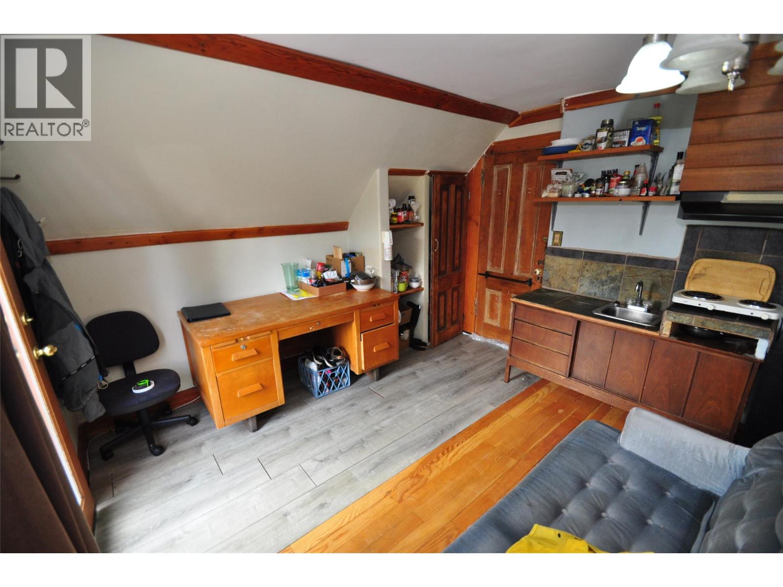 105 Washington Street N, Kaslo