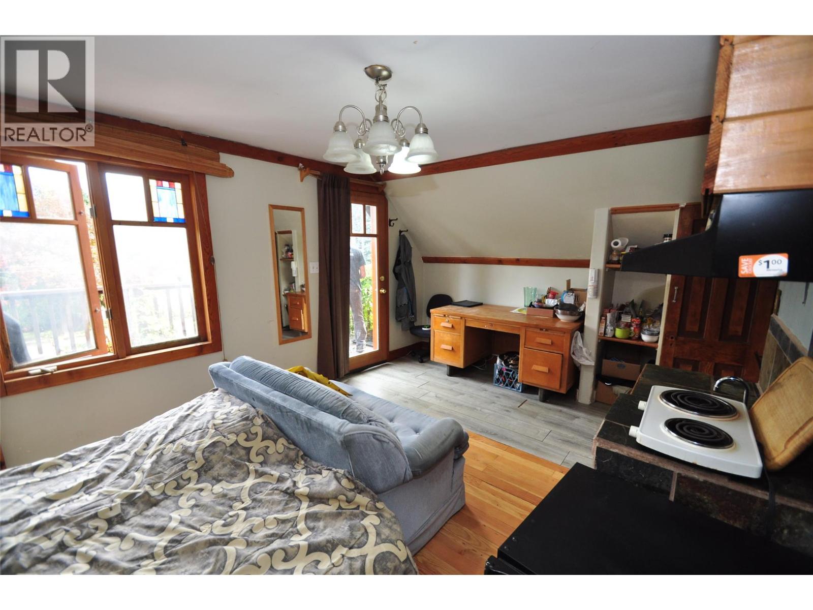 105 Washington Street N, Kaslo