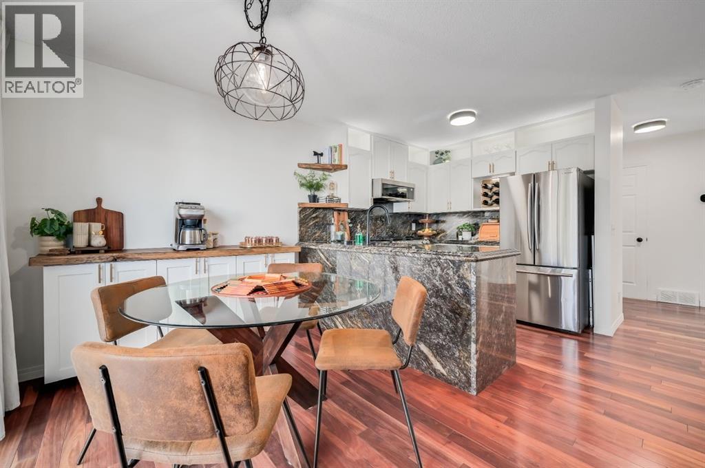 Single Family House for Sale in  Royal Elm Drive NW Royal Oak Calgary 