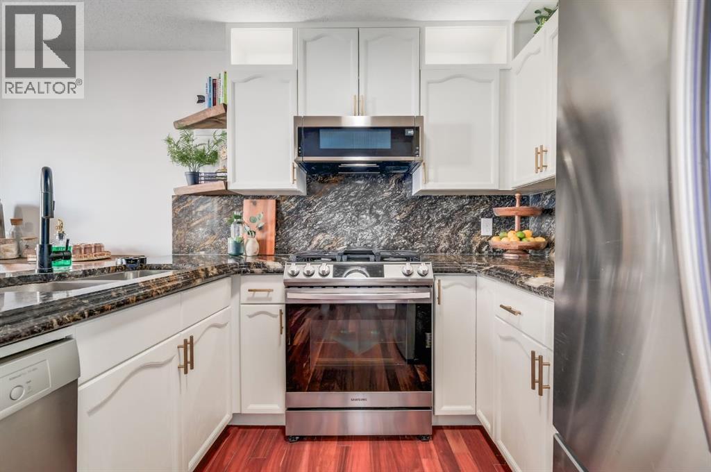 Single Family House for Sale in  Royal Elm Drive NW Royal Oak Calgary 