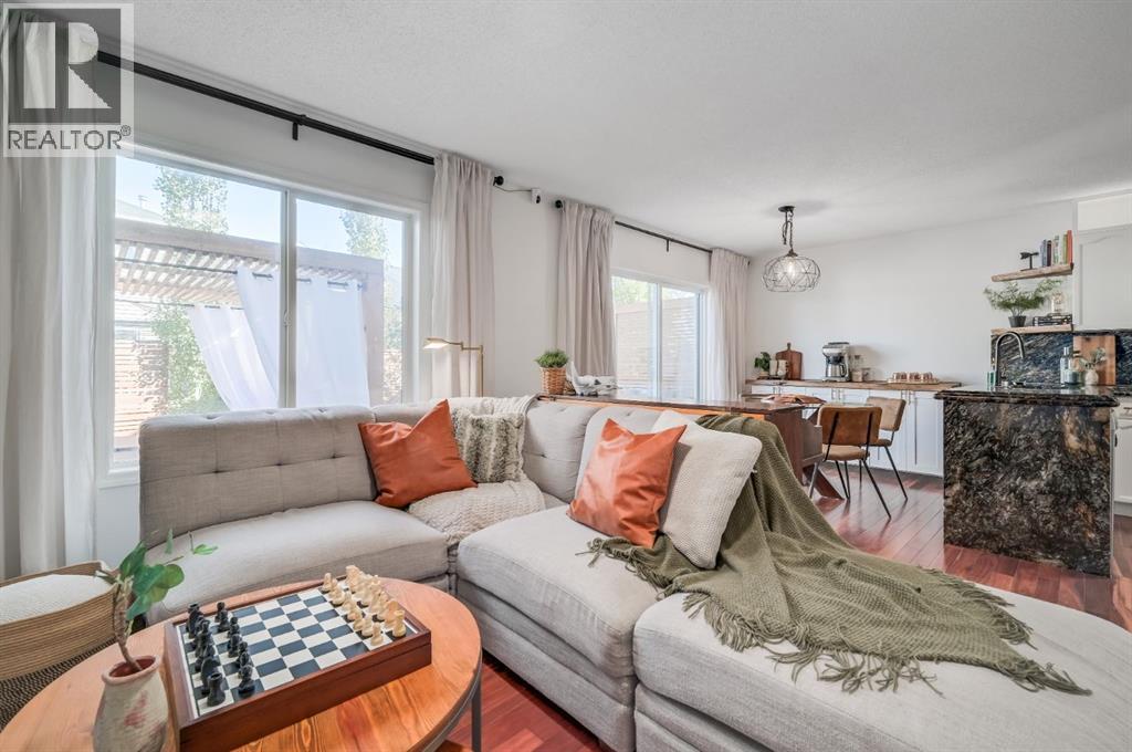 Single Family House for Sale in  Royal Elm Drive NW Royal Oak Calgary 