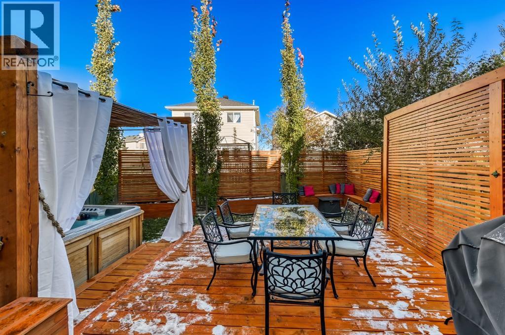 Single Family House for Sale in  Royal Elm Drive NW Royal Oak Calgary 