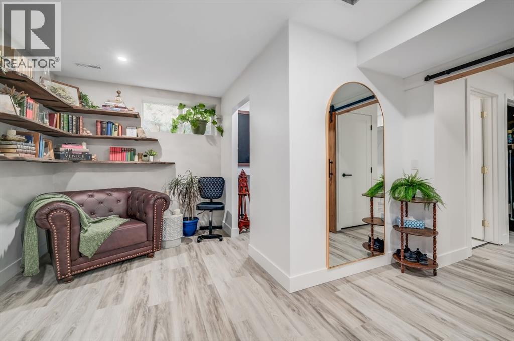 Single Family House for Sale in  Royal Elm Drive NW Royal Oak Calgary 