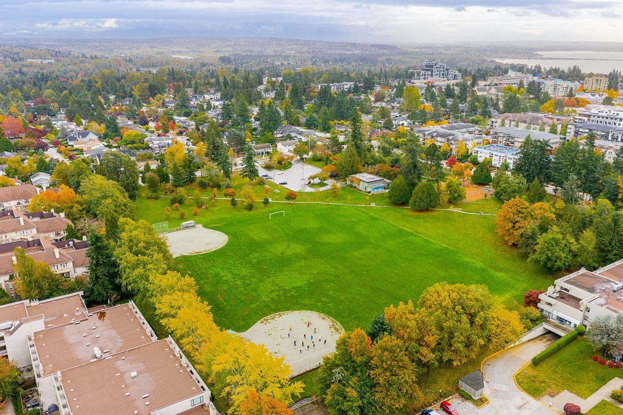 8 1850 E SOUTHMERE CRESCENT, Surrey