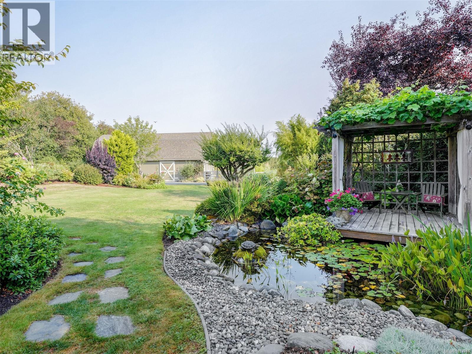 1974 Hovey Rd, Central Saanich