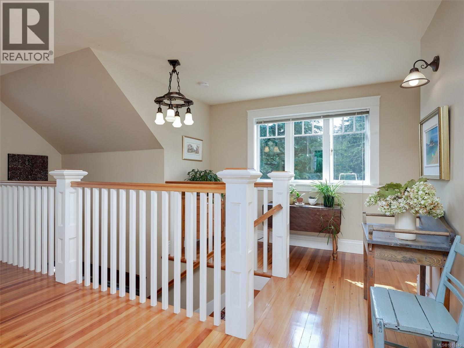 1974 Hovey Rd, Central Saanich