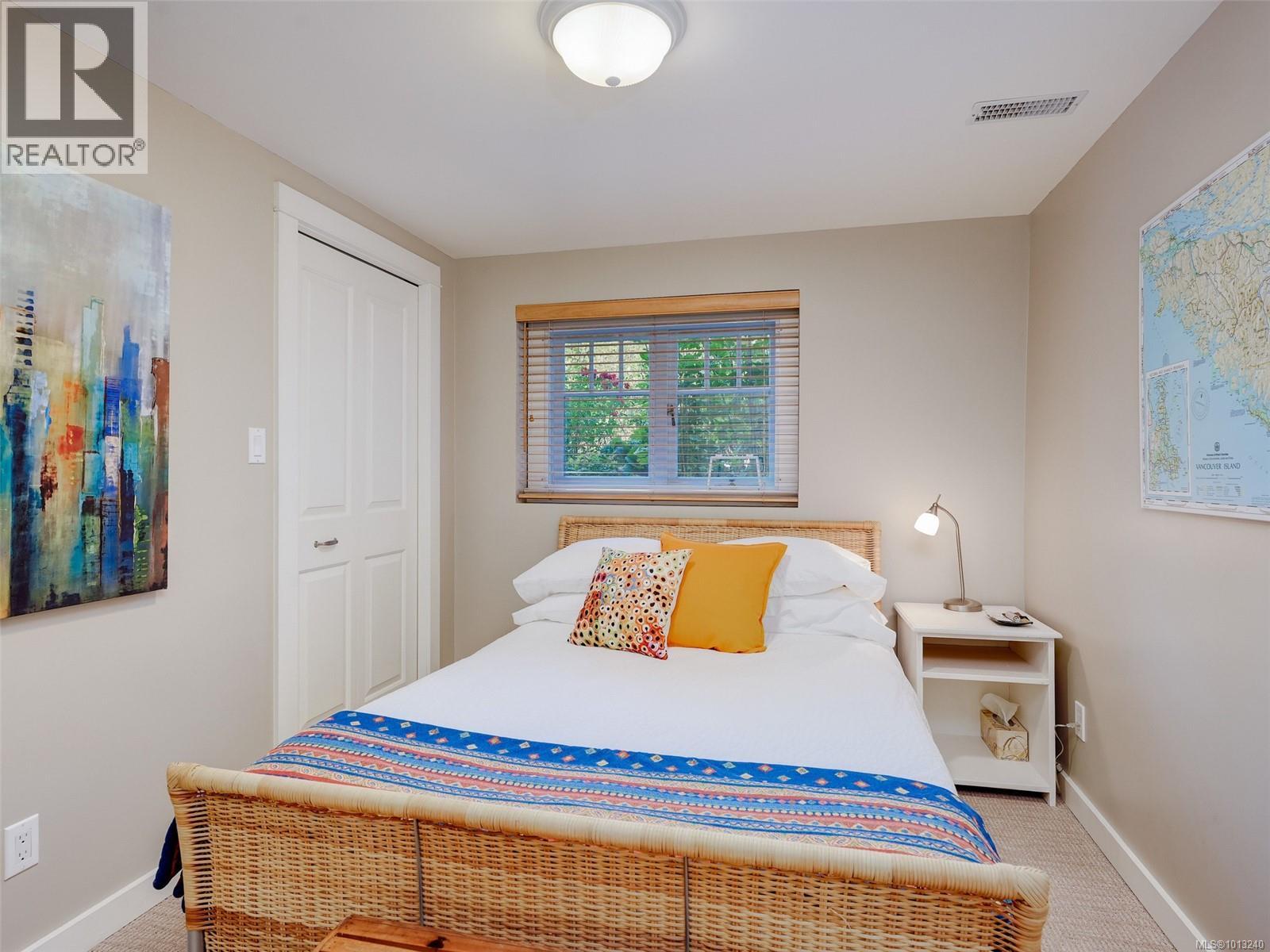 1974 Hovey Rd, Central Saanich