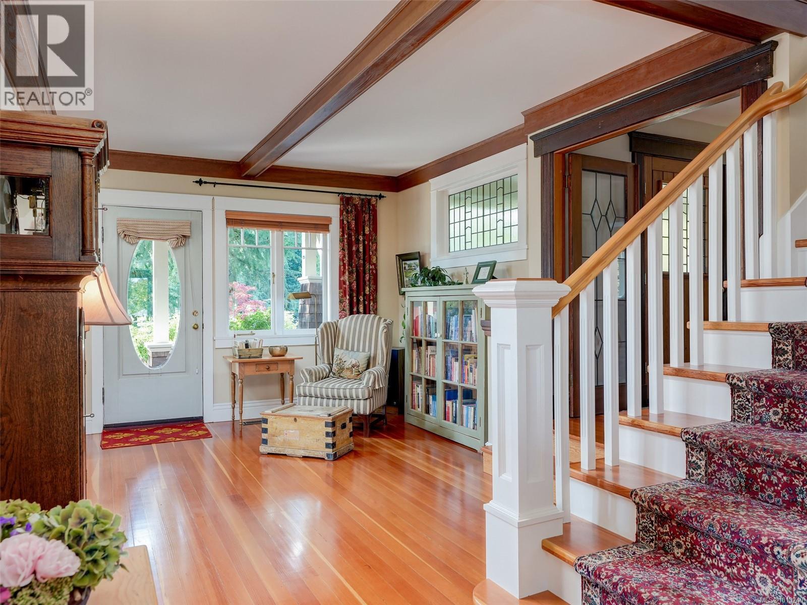 1974 Hovey Rd, Central Saanich