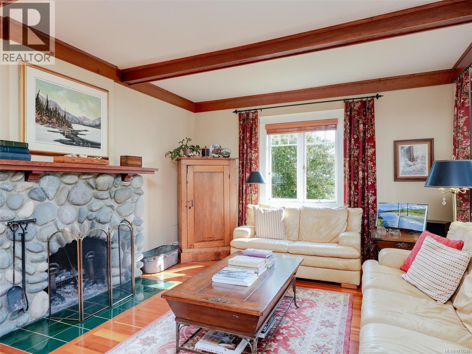 1974 Hovey Rd, Central Saanich