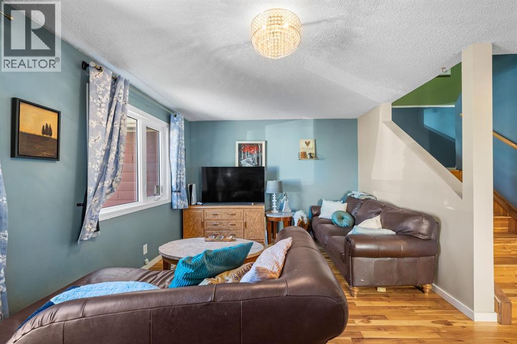 Single Family House for Sale in  Fonda Crescent SE Forest Heights Calgary 