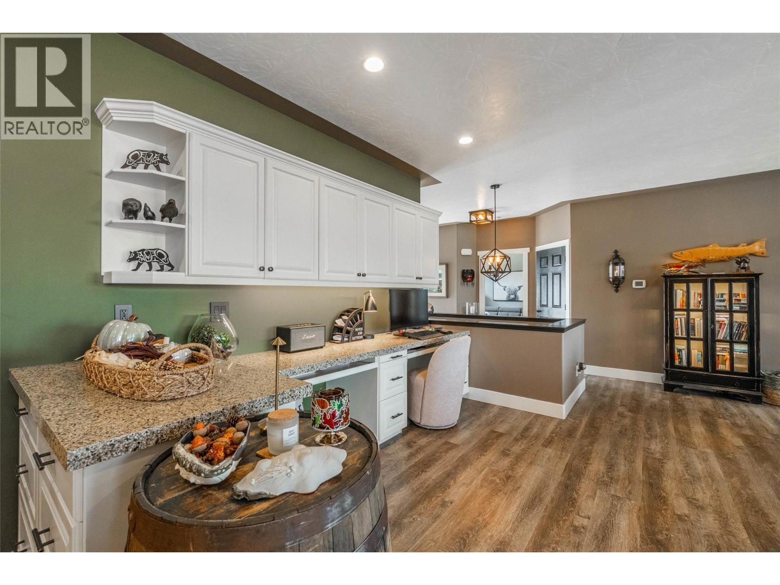 6963 CHARDONNAY Place, Oliver