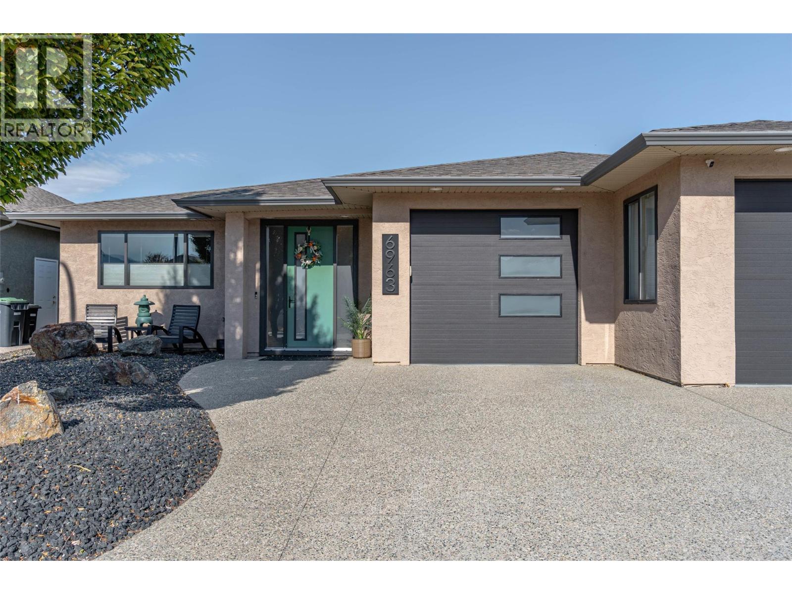 6963 CHARDONNAY Place, Oliver
