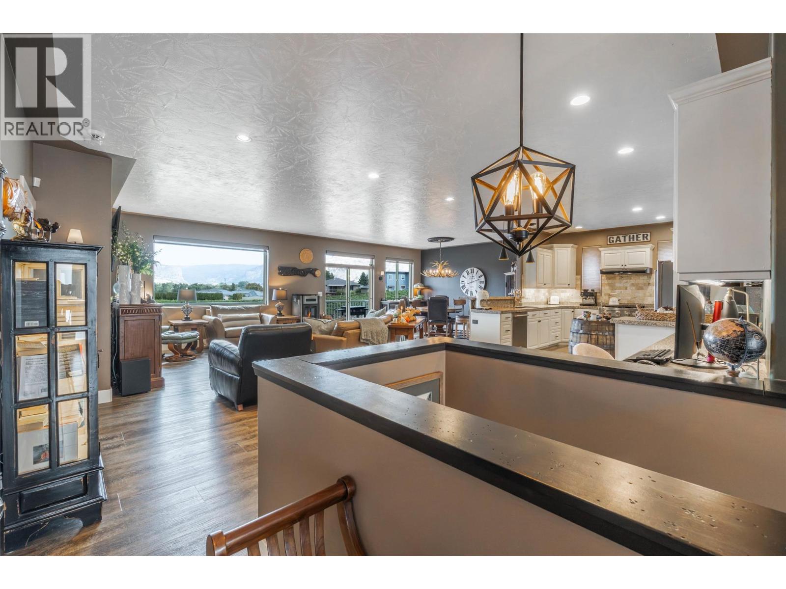 6963 CHARDONNAY Place, Oliver