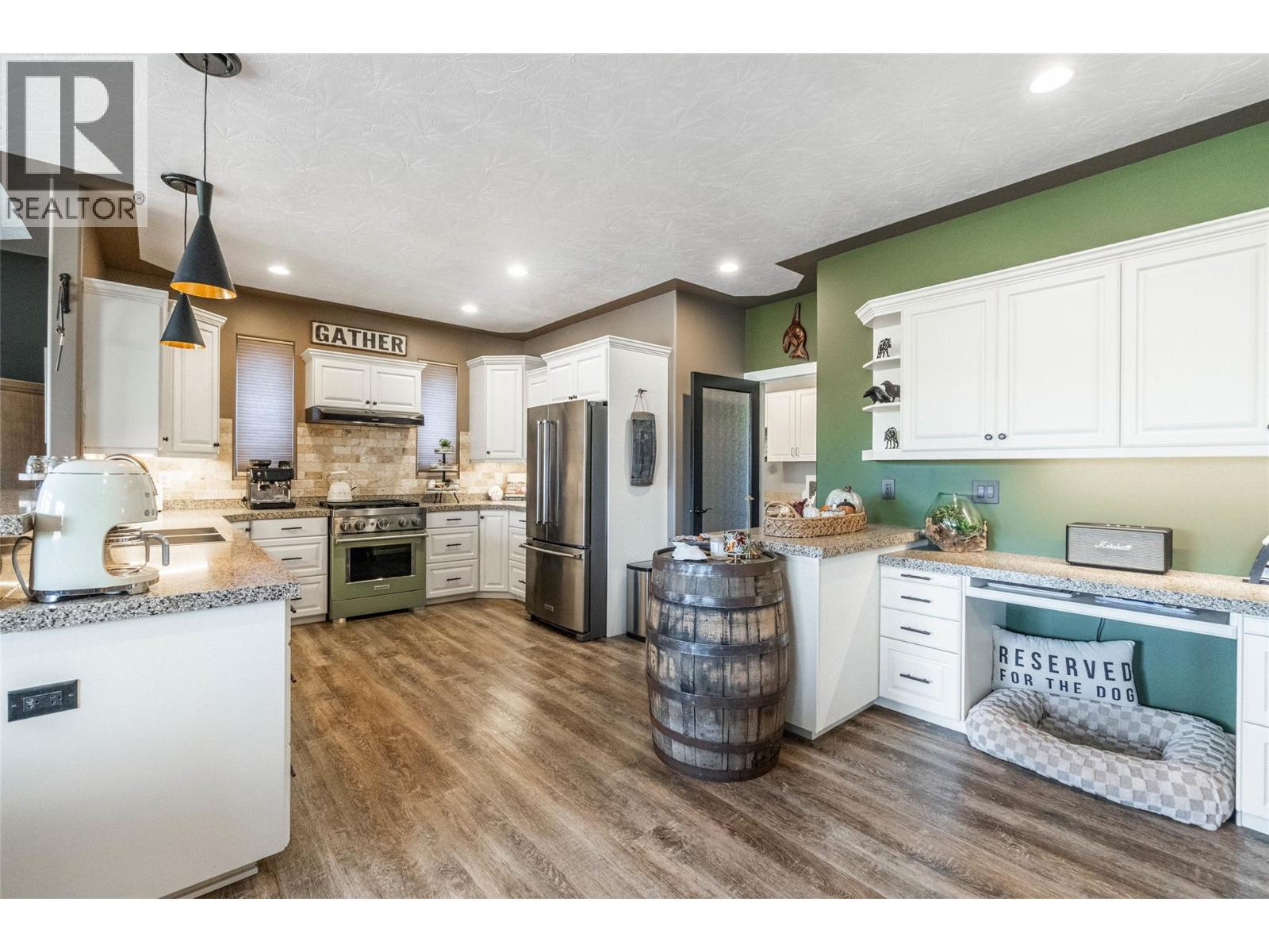 6963 CHARDONNAY Place, Oliver