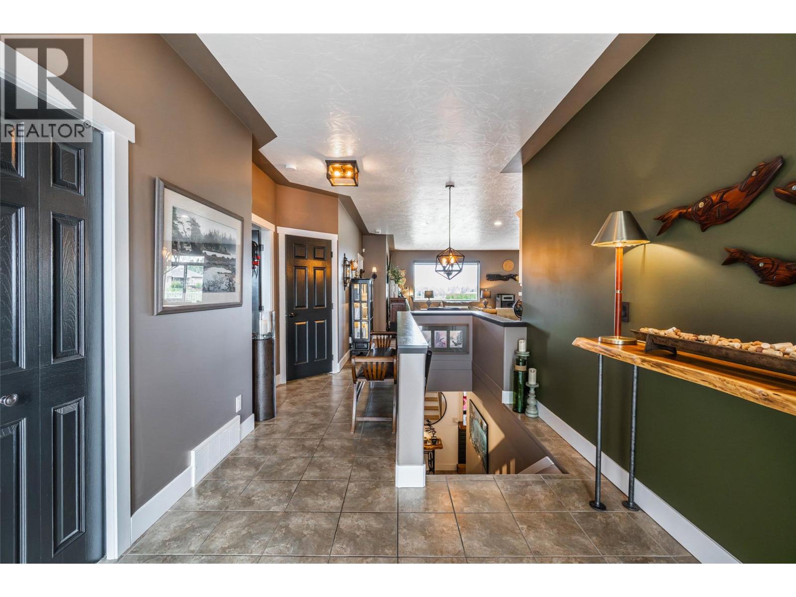 6963 CHARDONNAY Place, Oliver
